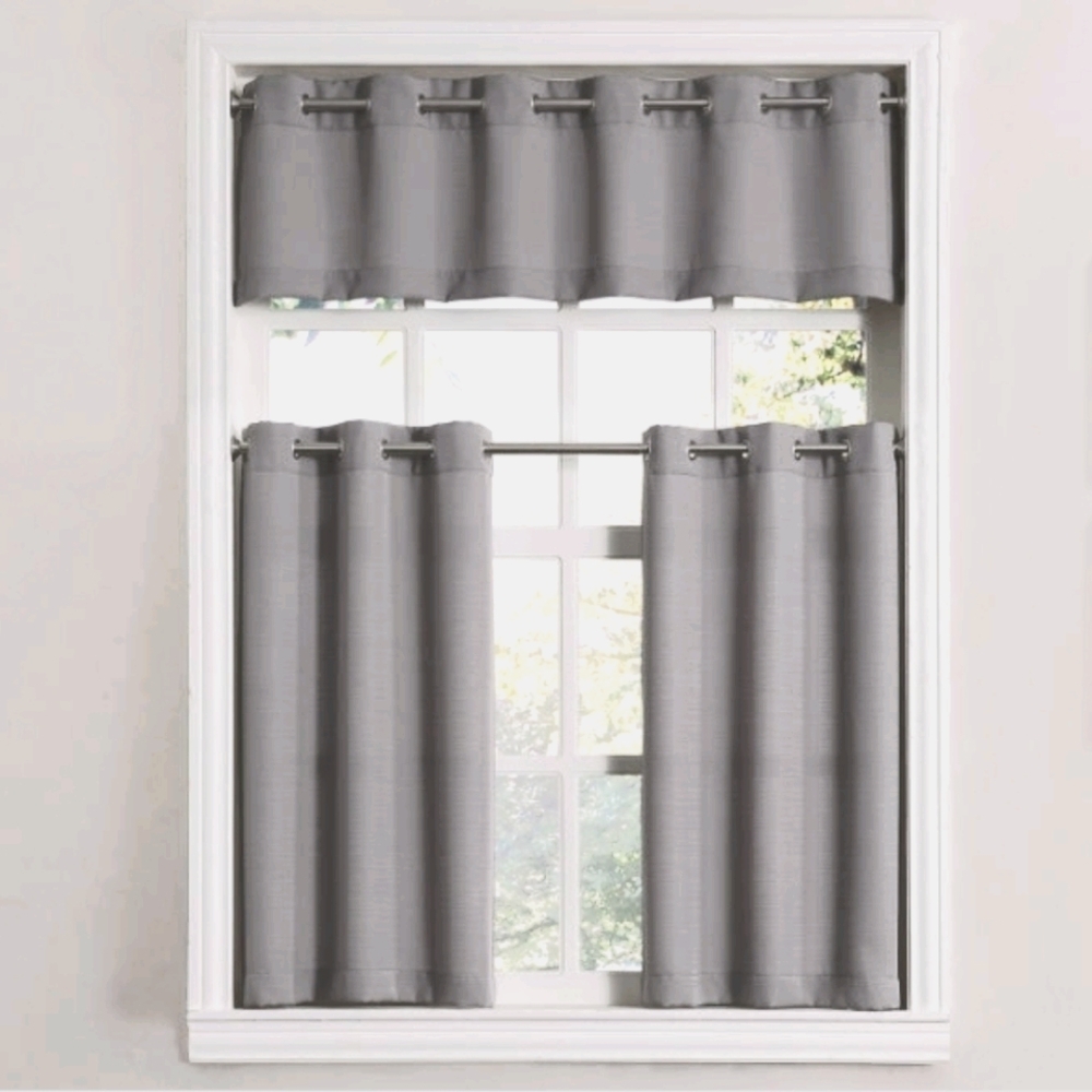 Gray Tucker tier & valance set